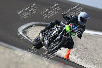 media/Nov-01-2025-TrackDaz (Sat) [[2b4d5192bc]]/B Group/1220pm (Turn 2 Outside)/